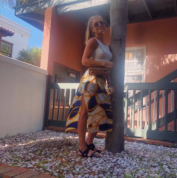 Meet your Posher, Abbey - Picture 1 of 3